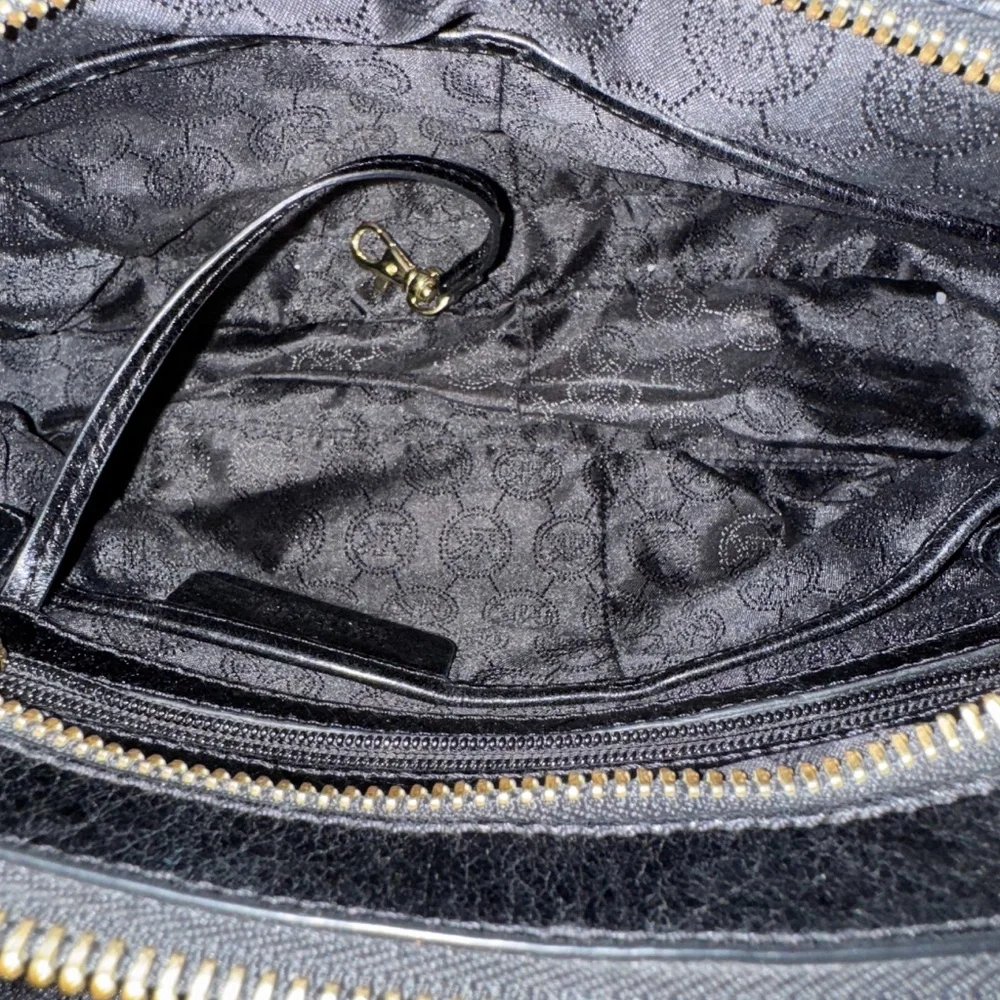 Michael Kors Alexis Medium Satchel Black - Picture 5 of 11